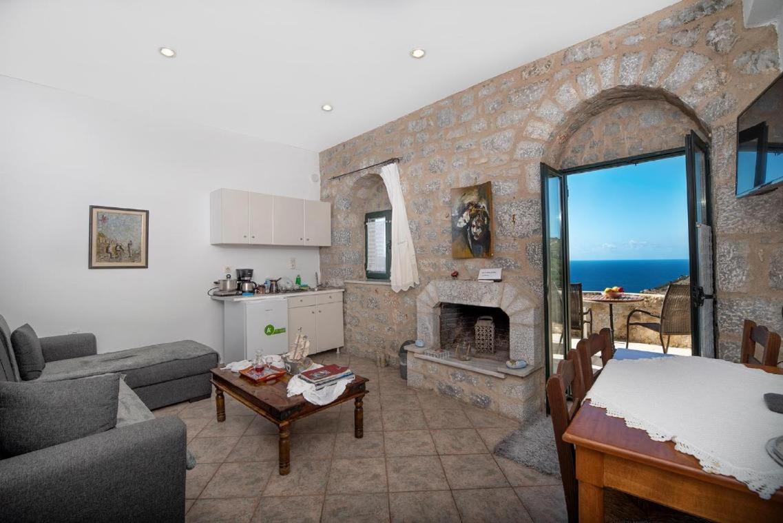 Olga'S House Apartment Néon Oítilon Екстериор снимка