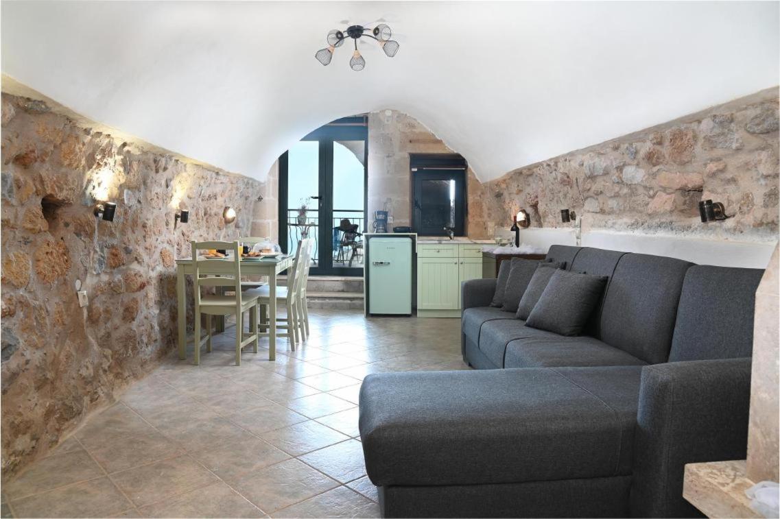 Olga'S House Apartment Néon Oítilon Екстериор снимка